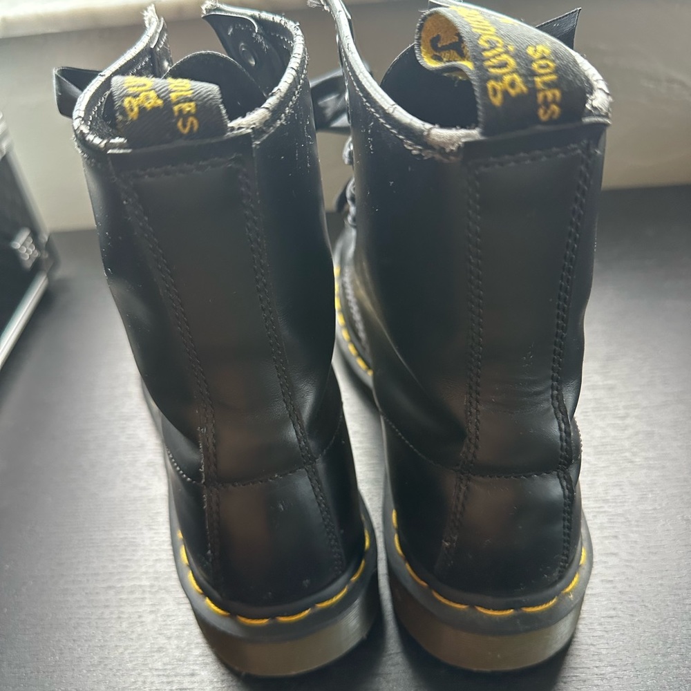 Doc Martens - Picture 4 of 8